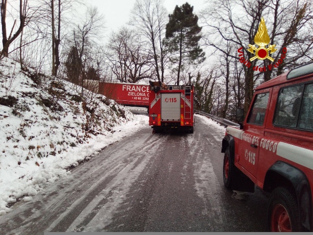 pescia_via_maremmana_incidente_neve_