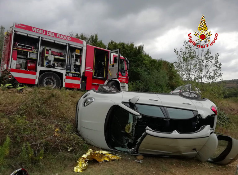 Si Ribalta Con L Auto A Montelupo Liberata Persona Dai Vigili Del