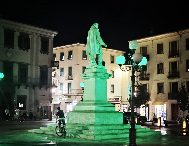 Il Monumento A Giuseppe Montanelli Si Illumina Di Verde In Occasione