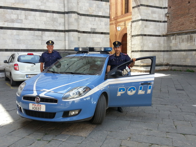 Truffava le banche con assegni rubati, scoperto e 