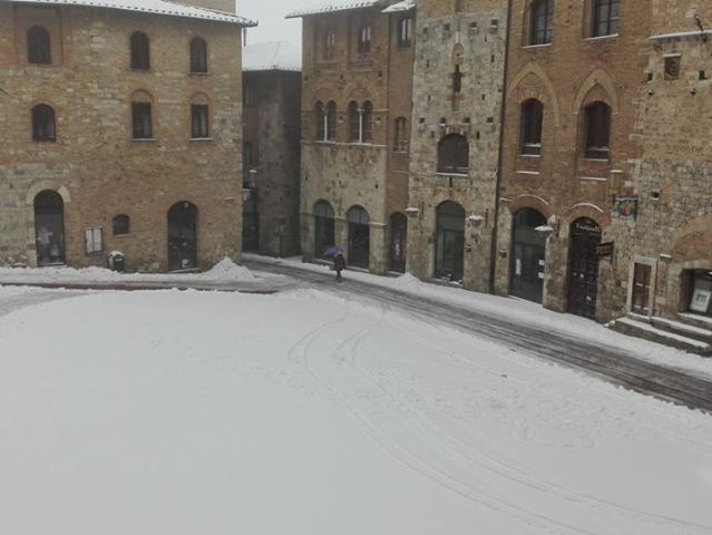 neve_san_gimignano_