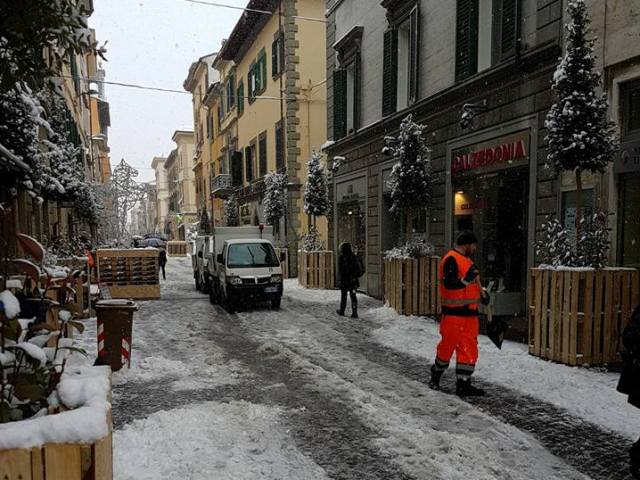 pontedera_spargisale_neve_