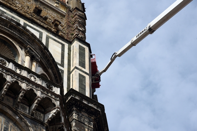 Duomo Di Firenze Il Monitoraggio Con Una Gru Alta 103 Metri