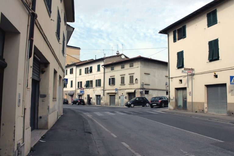 Via del Bosco cambia viabilità: raddoppiano gli stalli per auto - gonews.it