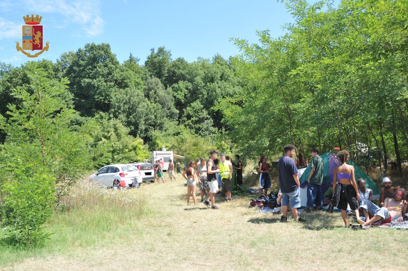 Rave party in un azienda agricola nel Senese settanta denunce