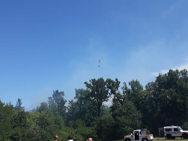 incendio staffoli elicottero vigili del fuoco_