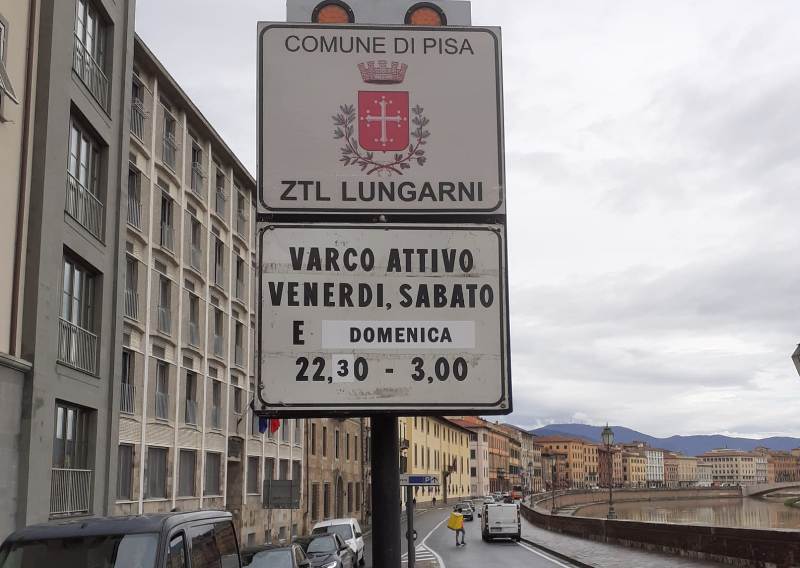 ztl lungarni pisa