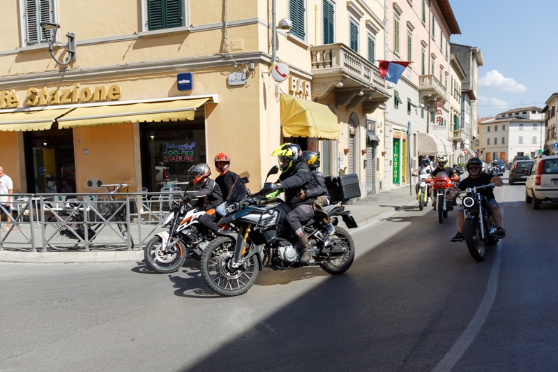 motoraduno_scimmi_montaione_1