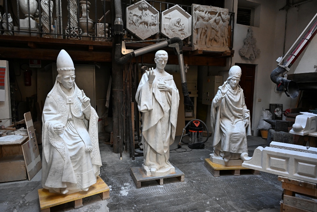 Copie delle tre sculture CLA_2366