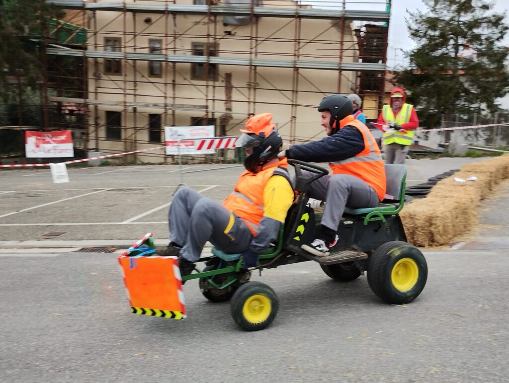 carretto tagliaerba