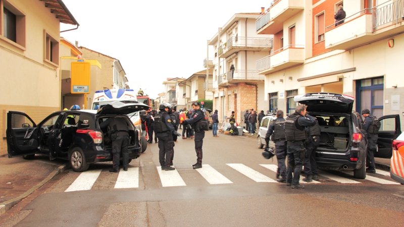 empoli_lavanderia_uomo_barricato24