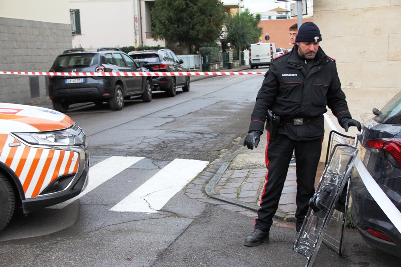 empoli_lavanderia_uomo_barricato25